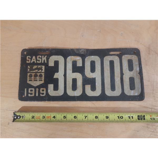 1919 Saskatchewan Licence Plate. (Re-Paint)