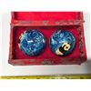 Image 2 : 2 boading balls and case