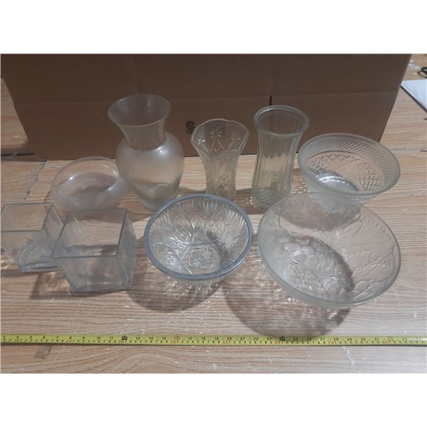Lot of Glassware. (Vase, Bowl, etc.)