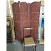 Image 3 : Three-Panel Wicker Folding Screen with Wooden Chair