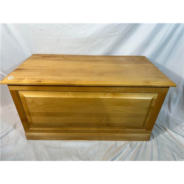 Solid Wood Storage Chest with Lift-Top Lid