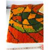 Image 3 : Vintage Hand-Hooked Wool Rug with Yarn Kit