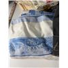 Image 3 : Mixed Vintage Linens Textiles Lot