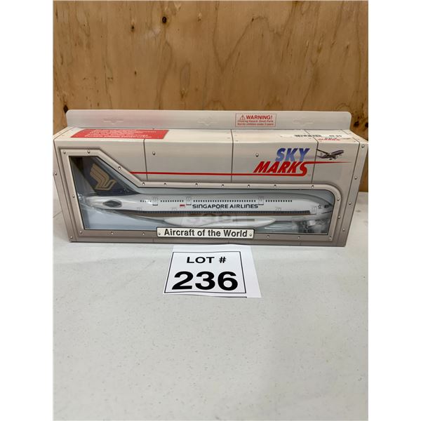 SKY MARKS / SINGAPORE AIRLINES AIRBUS A380 (1:200) [DIE-CAST]