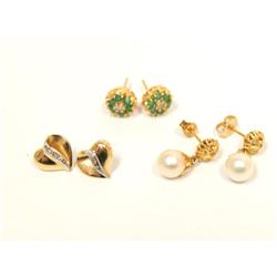 Diamonds, Emerald & White Pearl Ladies Earrings