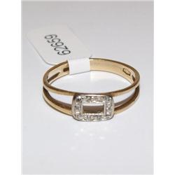 18K Gold Ring W/Diamonds 2.3gr