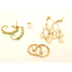 AAA Colombian Emerald, White Pearl Pendant & Gold