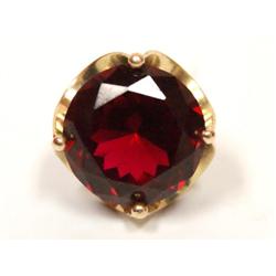 14K Gold Ring W/10ct Ruby
