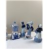 Image 6 : Blue & White Ceramics