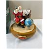 Image 2 : Coca-Cola Musical Figurine
