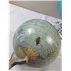 Image 6 : World Globes