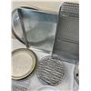 Image 4 : Baking Dishes and Cooling Racks