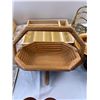 Image 7 : Kitchen Decor and Servingware
