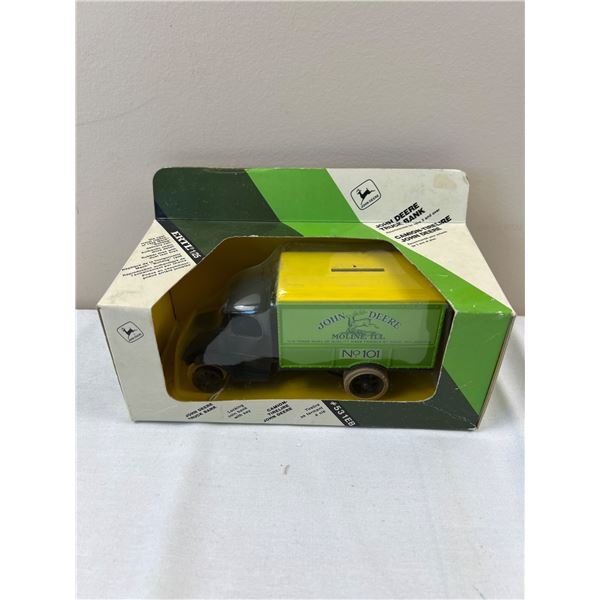 ERTL John Deere Truck Bank