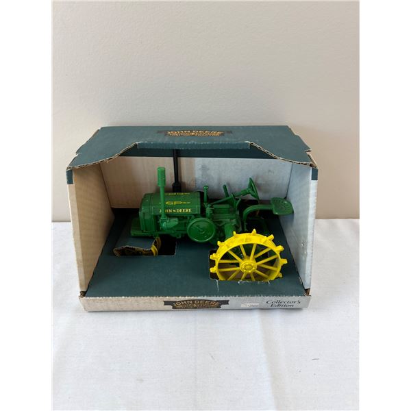 ERTL John Deere Wide Trad "GP" Tractor