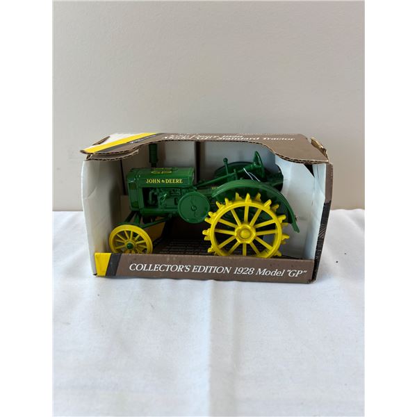 ERTL John Deere Model "GP" Standard Tractor