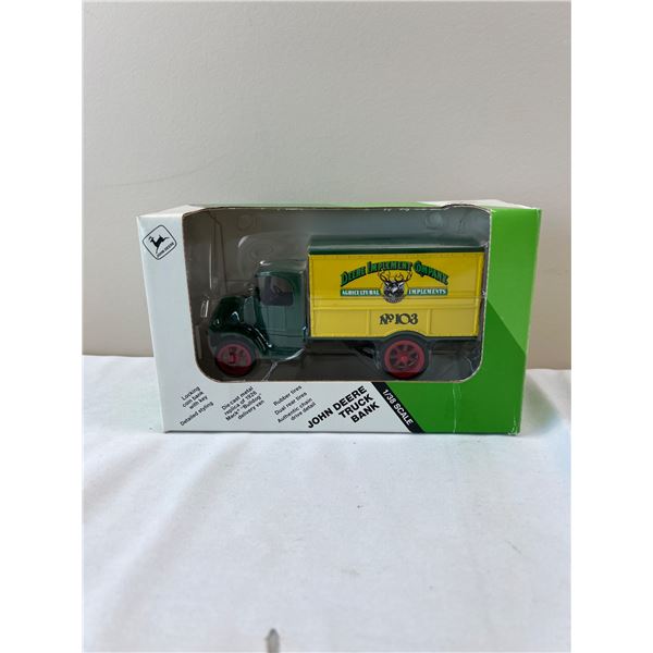 ERTL John Deere Truck Bank