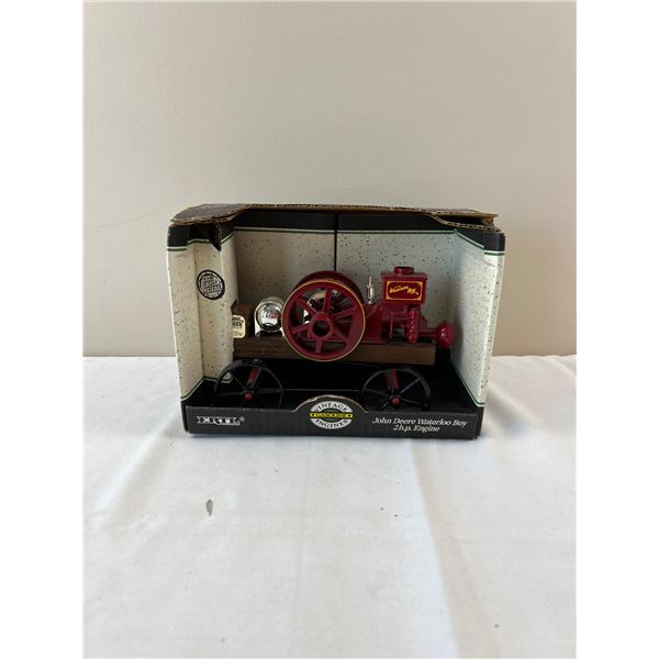 ERTL John Deere Waterloo Boy Engine
