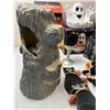 Image 9 : Halloween Decor Lot