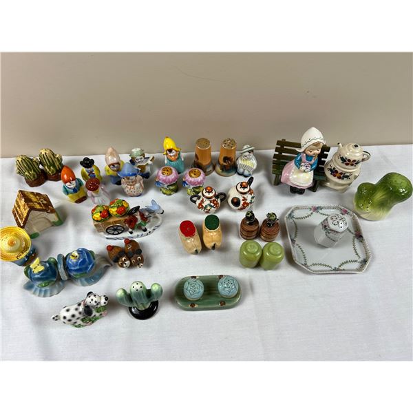 Collection Salt & Pepper Shakers