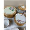 Image 4 : Iridescent China Set