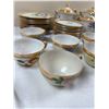 Image 5 : Iridescent China Set