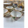 Image 6 : Iridescent China Set