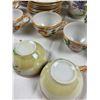 Image 9 : Iridescent China Set