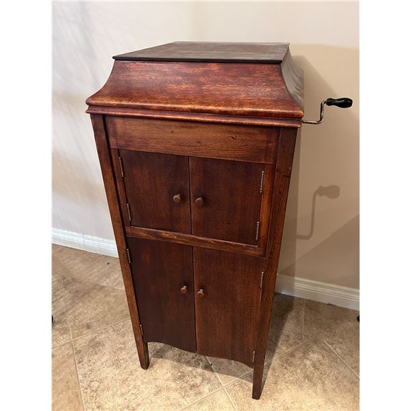 Gunn-Son-Ola Phonograph