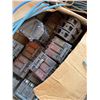 Image 8 : Contents of Pallet: Thomas & Betts Insulated Bushings, Burndy Compression Connectors P/U Mon 2/23