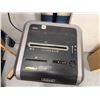Image 9 : Fellowes 225Ci Cross-Cut Paper Shredder