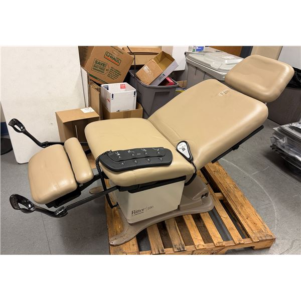 Midmark Ritter 230 Barrier Free Exam Chair w/ Foot Controls