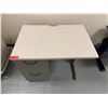 Image 2 : Steelcase Desk w/ 2 Drawers 36" x 24" x 29"H