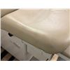 Image 12 : Midmark Ritter 223 Barrier-Free Examination Table