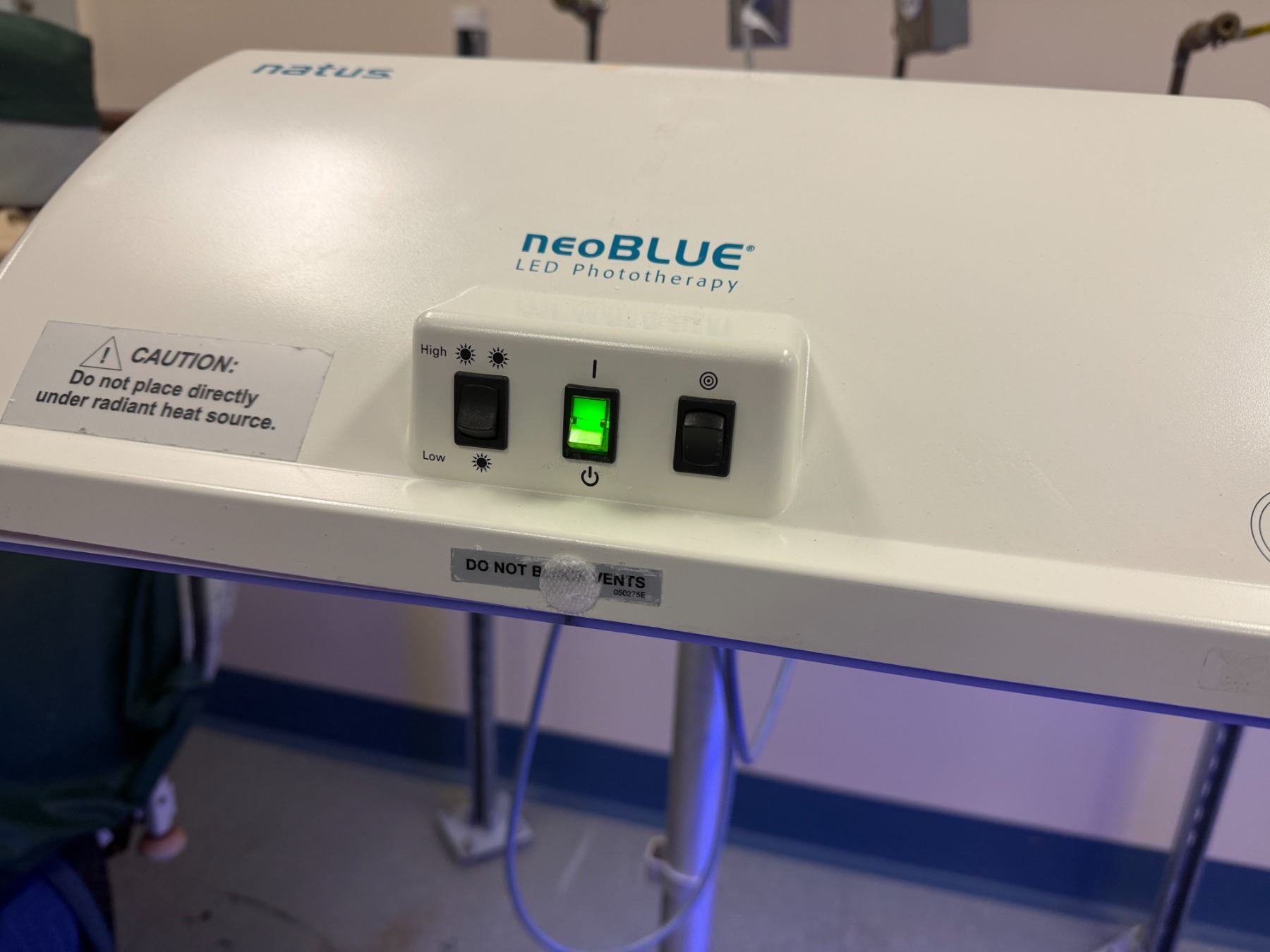 Neoblue Qty 2 Natus Pediatrics NeoBlue LED Phototherapy Systems on Rolling Stands