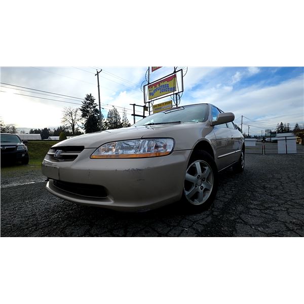 DUNCAN - 2000 HONDA ACCORD GOLD "NO RESERVE"  160999 KMS - D816133