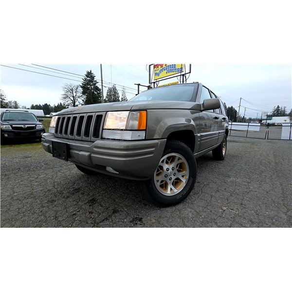 DUNCAN - 1996 JEEP GRAND CHEROKEE GREEN  "NO RESERVE" 113692 KMS - D226621