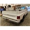 Image 15 : PARKSVILLE - 1985 CHEVROLET C/K PICKUP WHITE 318072 KMS "NO RESERVE" - D226252
