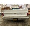 Image 17 : PARKSVILLE - 1985 CHEVROLET C/K PICKUP WHITE 318072 KMS "NO RESERVE" - D226252