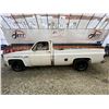 Image 23 : PARKSVILLE - 1985 CHEVROLET C/K PICKUP WHITE 318072 KMS "NO RESERVE" - D226252