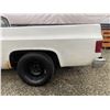 Image 29 : PARKSVILLE - 1985 CHEVROLET C/K PICKUP WHITE 318072 KMS "NO RESERVE" - D226252
