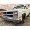 Image 2 : PARKSVILLE - 1985 CHEVROLET C/K PICKUP WHITE 318072 KMS "NO RESERVE" - D226252