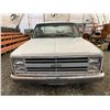 Image 6 : PARKSVILLE - 1985 CHEVROLET C/K PICKUP WHITE 318072 KMS "NO RESERVE" - D226252