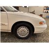 Image 25 : PARKSVILLE - 2001 BUICK CENTURY WHITE 141057 KMS - B192535