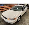 Image 4 : PARKSVILLE - 2001 BUICK CENTURY WHITE 141057 KMS - B192535