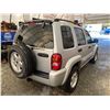 Image 15 : PARKSVILLE - 2002 JEEP LIBERTY SILVER 233807 KMS - D195112