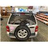 Image 19 : PARKSVILLE - 2002 JEEP LIBERTY SILVER 233807 KMS - D195112