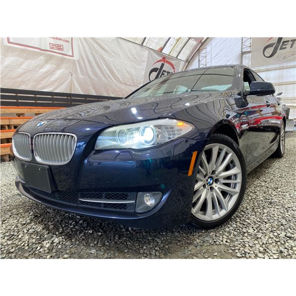 PARKSVILLE - 2011 BMW 550I BLUE 111352 KMS - D599690