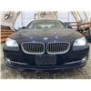 Image 5 : PARKSVILLE - 2011 BMW 550I BLUE 111352 KMS - D599690