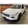 Image 3 : PARKSVILLE - 2014 JEEP CHEROKEE WHITE 164960 KMS - B302629